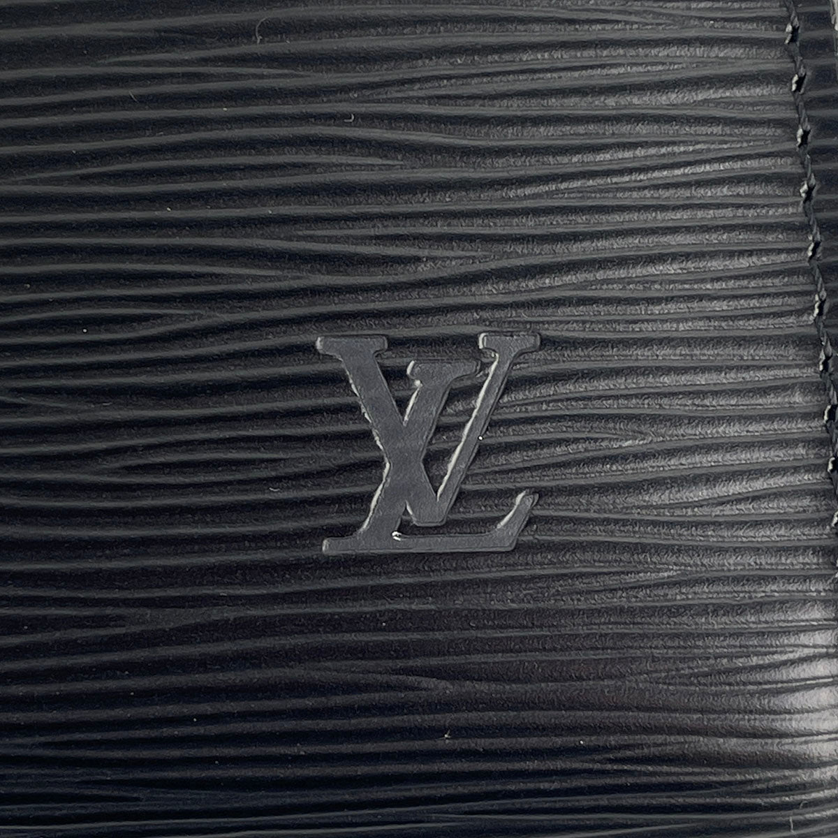 Louis Vuitton Epi Pochette Accessoires Leather Suede Black Handbag 4926