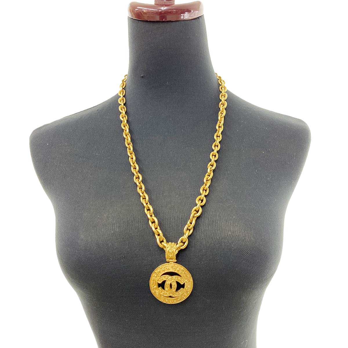CHANEL CC Logos Gold-tone Gold Necklace 64